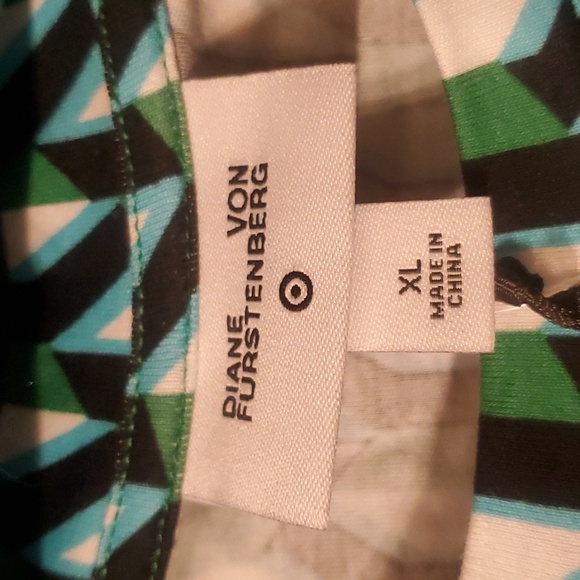 DVF for Target XL crewneck - Picture 8 of 14